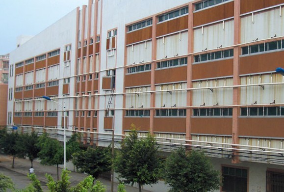养殖大棚降温使用水帘可行吗
